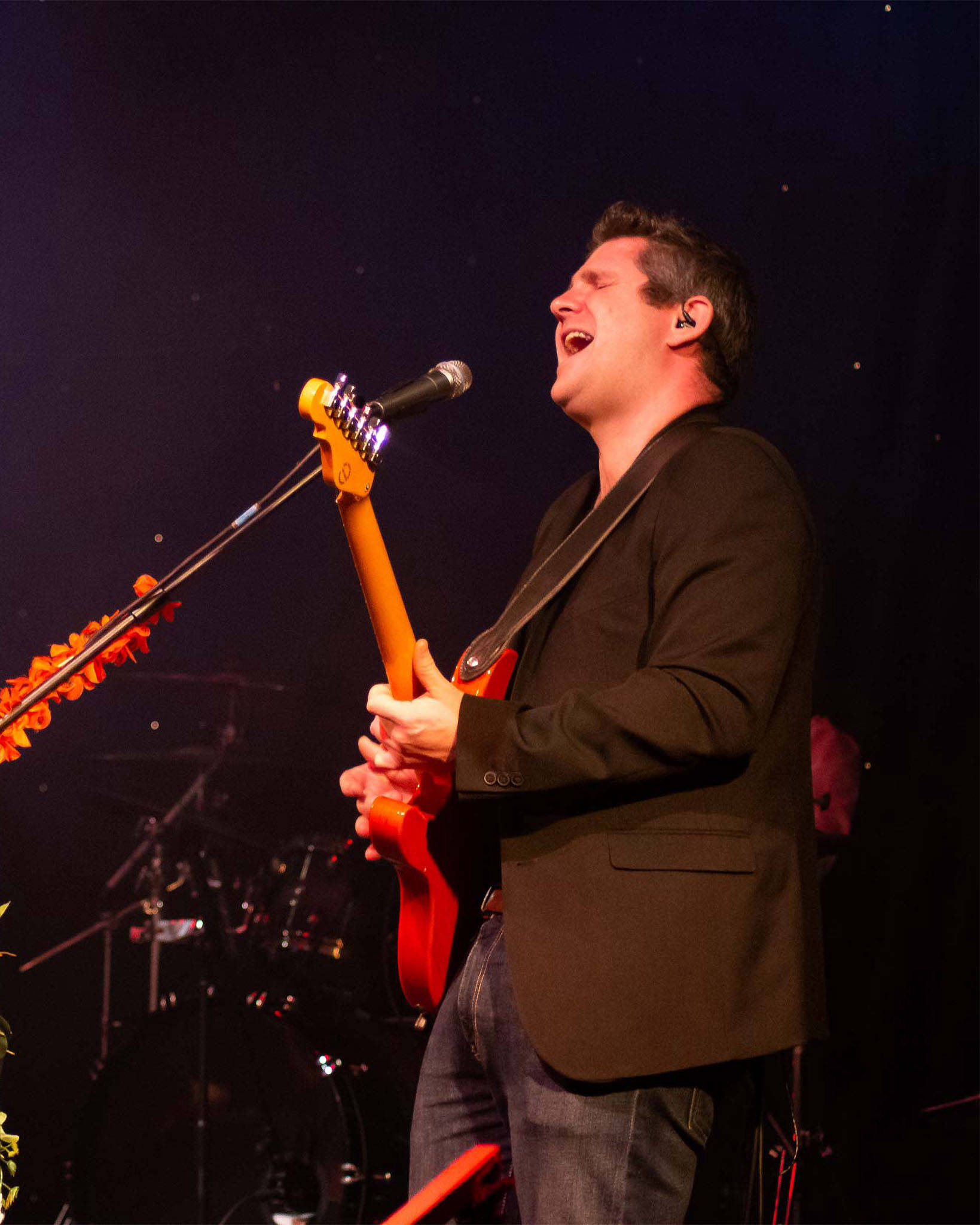 The recording artist and singer/songwriter Elison on stage